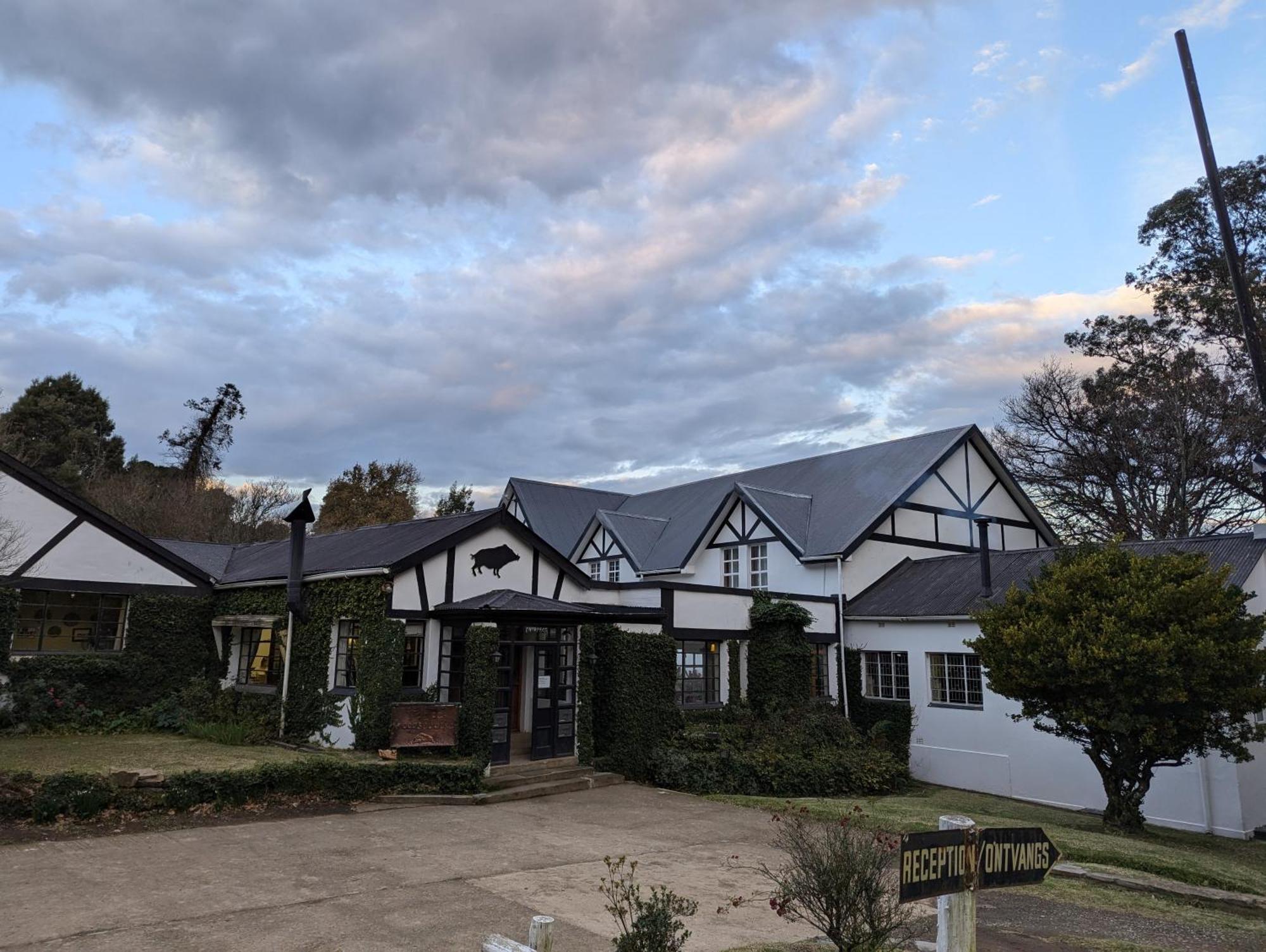 The Historic Hogsback Inn Exterior foto