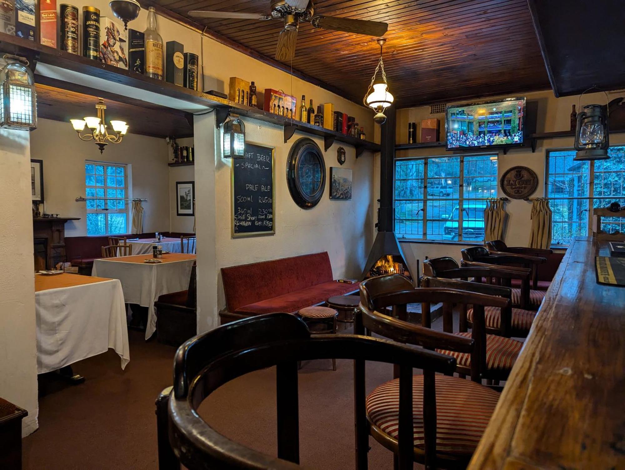 The Historic Hogsback Inn Exterior foto